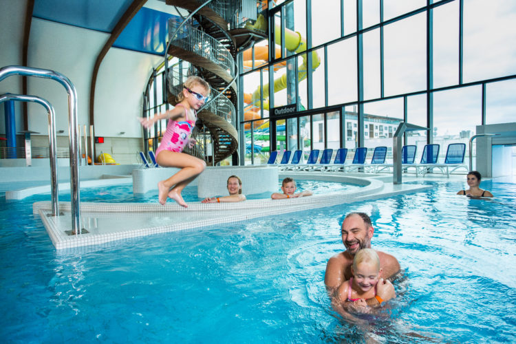 Rodinná nedeľa v bazénoch