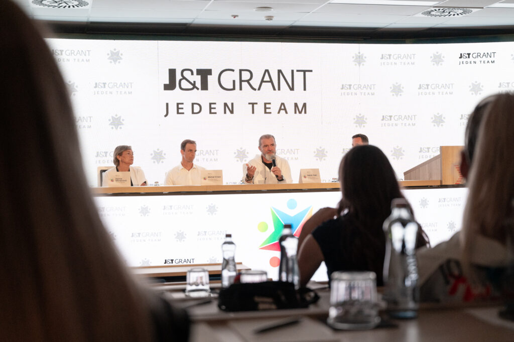 J&T GRANT Jeden Team4